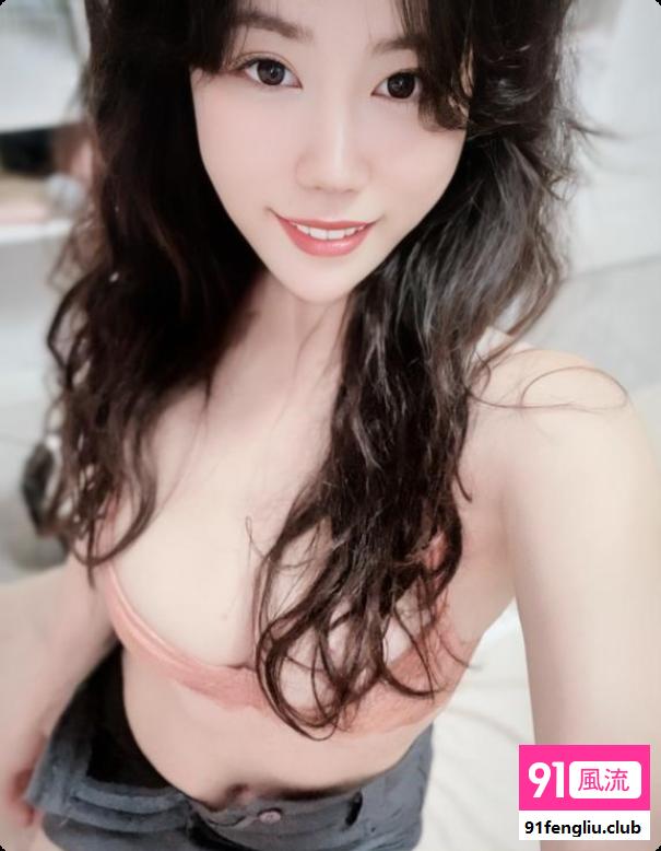 白嫩蜜桃臀安然